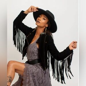 JOYFOLIE SUTHERLYN LEATHER JACKET IN BLACK
XL